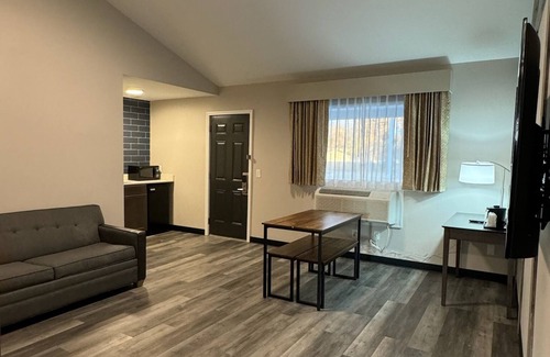 Port Huron Apartment | Pine Grove Executive Suites Newly Renovated Extended Stay Port Huron