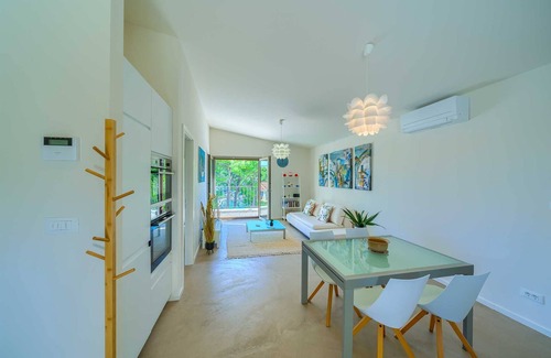 Milna Apartment | Pine Haven - Island Escape for two, private heated pool, Brac Island