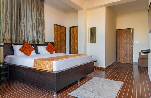 Kumarhatti Apartment | Pine Hills Kasauli - By BlackPearl