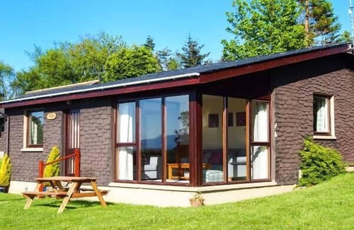 Dingwall Cottage | Pine Lodge