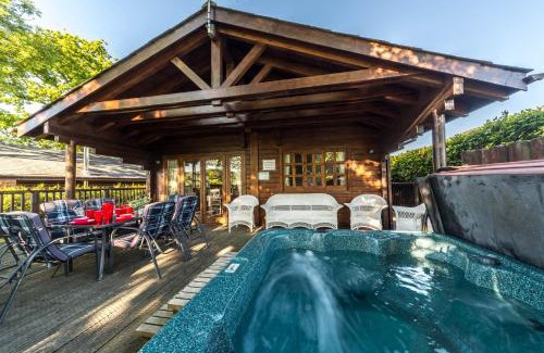 Swanage House | Pine Log Cabin