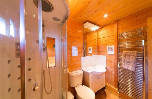 Swanage House | Pine Log Cabin