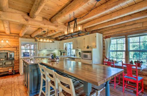 Pine Mountain Club House | Pine Mountain Club Log Home with Deck and Grill!