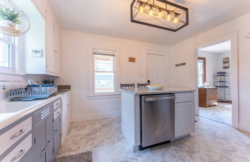 Ely House | Pine Park - Charming 5 BR home