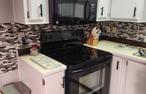 Pinetop House | Pine &Peaks Retreat Charming 1-Bedroom House with Casita sleeps 5 in Pinetop, AZ