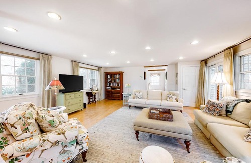 Edgartown House | Pine Street Haven