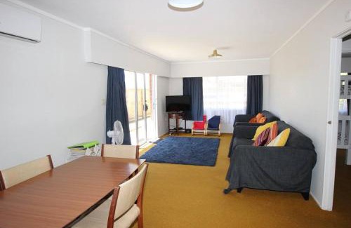 Orewa House | Pine Unit Orewa Beach