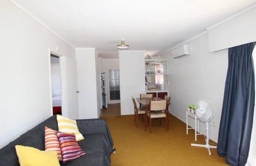 Orewa House | Pine Unit Orewa Beach