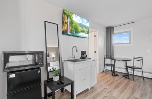 Virginia Hotel | Pine View Inn