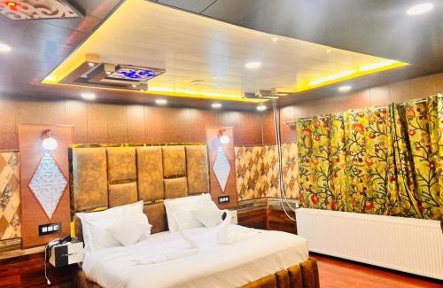 Srinagar Resort | Pine View Resort