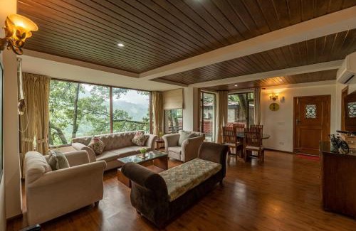 Mallital House | Pine Wood 2BHK Apartment Close to Naini Lake