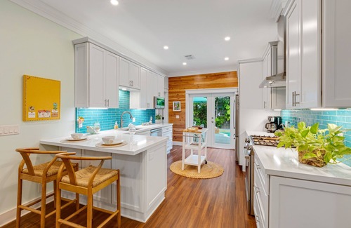 The Meadows House | PINEAPPLE BREEZE ~ JUST RENOVATED Home in The Meadows with Pool!