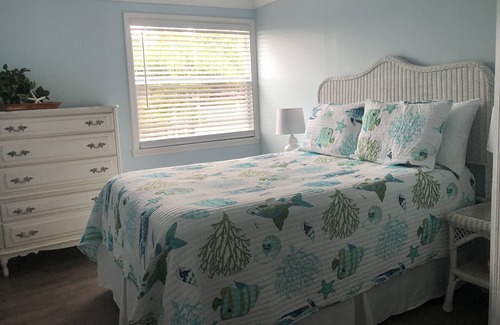 Englewood South House | Pineapple Cottage