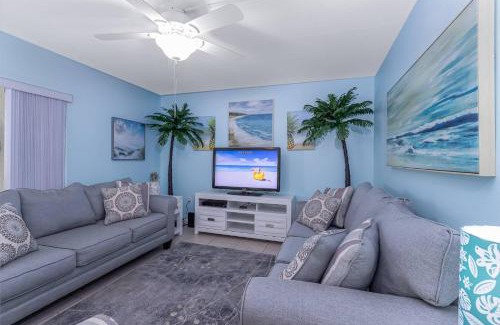 Siesta Key House | Pineapple Cove Walk to Beach