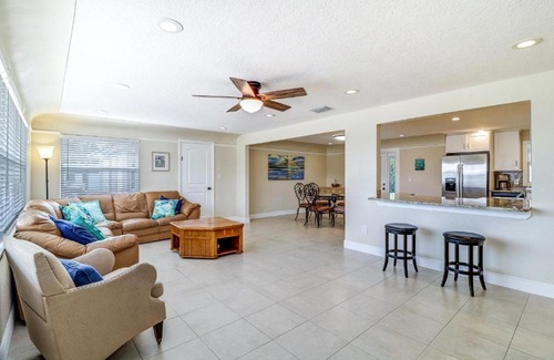 Madeira Beach House | Pineapple Escape