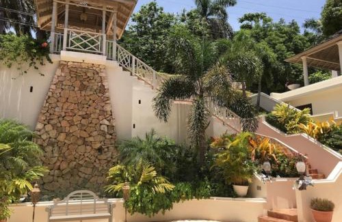Lucea Villa | Pineapple House at Tryall