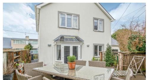 Rhoscolyn House | Pinecones