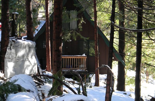 Mi-Wuk Village Cabin | PinecrestAreaRentals #14 9/5-12/10 no holidays book 2 nights get 3rd night free.