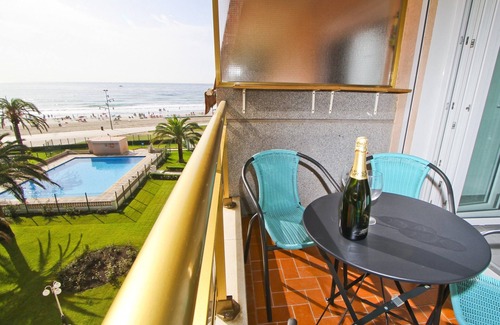La Pineda Apartment | PINEDA 4 with sea views and pool