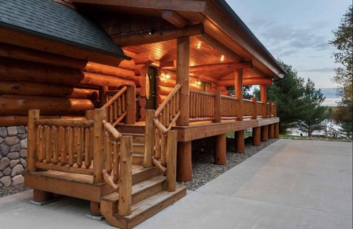 Nevis House | Pines and Birches Lodge