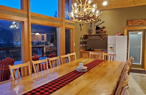 Sunburst Estates Ski Chalet | Pinetree Chalet 4-6BDM/ba I Read on:LongStay=LowerRate I View I HotTub I Ski-In