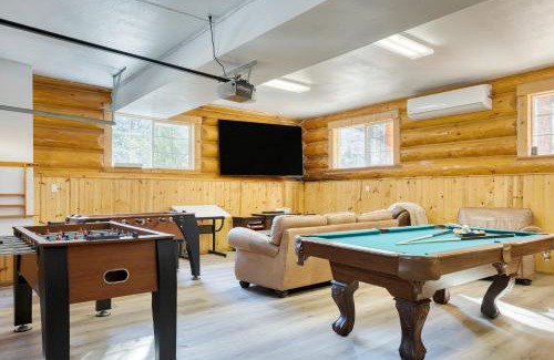 Big Bear Lake House | Pinetree Place by AvantStay Group Cabin w Hot Tub Minutes to the Lake