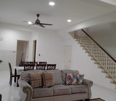 Putrajaya House | Pinevalley Homestay Putrajaya Presint 12