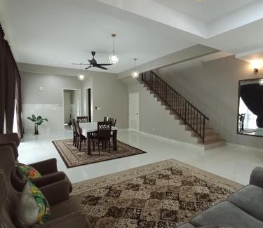 Putrajaya House | Pinevalley Homestay Putrajaya Presint 12
