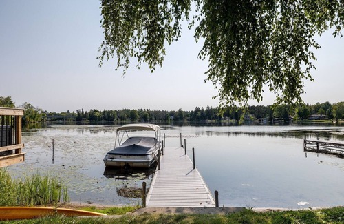 Youngs Point Cottage | Pineview Cottage Escape - Year Round w/Hot Tub & Pet Friendly!
