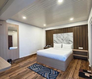 Ghoom Hotel | Pineview Escapes