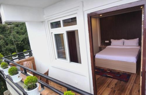 Ghoom Hotel | Pineview Escapes