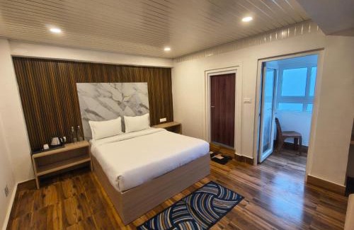 Ghoom Hotel | Pineview Escapes