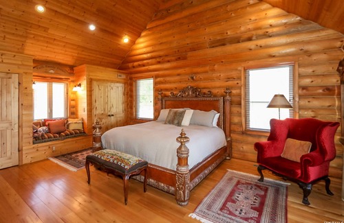 Ogden Cabin | PINEVIEW LAKE LODGE- 6 bed 4.5 bath minutes from Snowbasin Ski Resort.