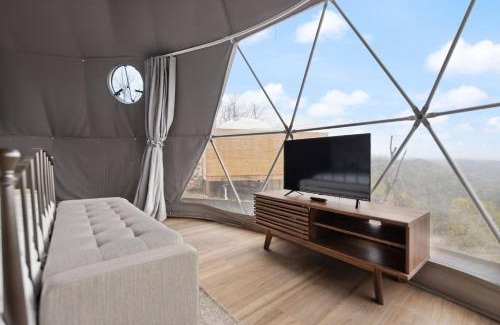 Stanton House | "Pineview Peak" The Overlook LUX Dome - RRG