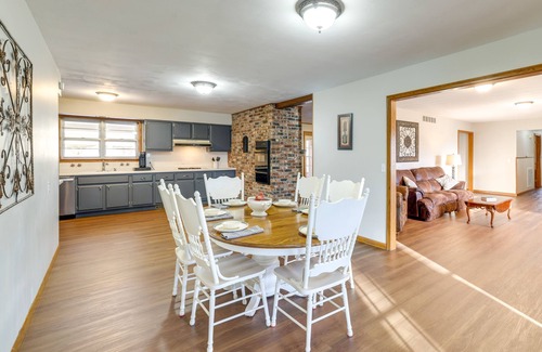 Pineville House | Pineville Home w/Fire Pit < Half-Mi to Elk River!