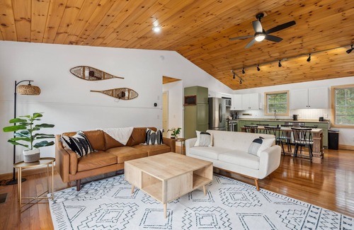 Fryeburg Cabin | Pinewood Haven: Log Cabin + Treehouse + Hot Tub in Mount Washington Valley