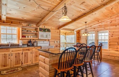 Rutherfordton Cabin | Piney Knob Lodge-15 Min to Lake Lure-30 Min to TIEC-Hot Tub -Stocked Pond-Creek