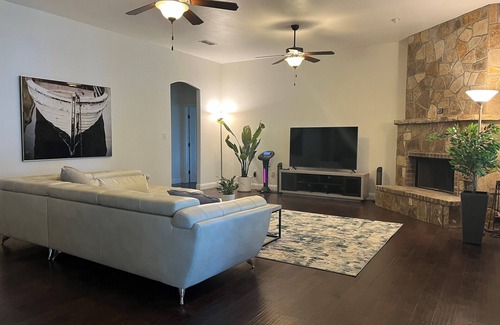 Dogwood House | Piney Woods Retreat on the Lake