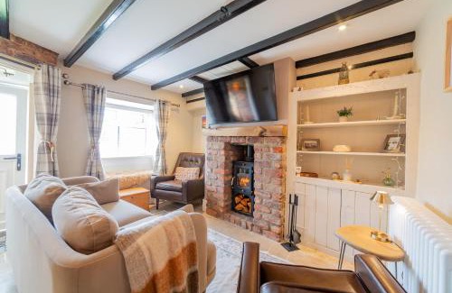 Hunmanby House | Pinfold Cottage, Dog Friendly Yorkshire Coast & Countryside