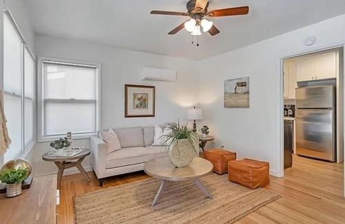Livermore House | Pink Door, Livermore v2 - queen bed - private backyard - 0.5miles to downtown!