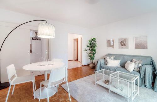 Chiasso Apartment | Pink Flat by Quokka 360 - close to the Italian border