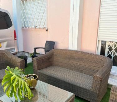 Olivais Bed & Breakfast | Pink House - Lisbon