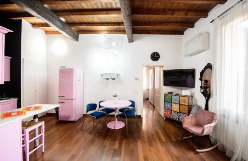 Old Town Apartment | PINK HOUSE TORTELLINOSUITE Modena