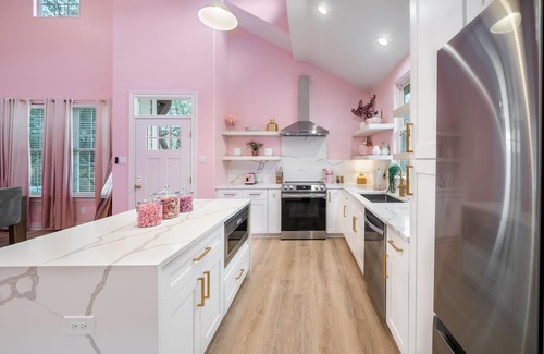 Austin House | Pink Paradise l Heated Pool & Spa