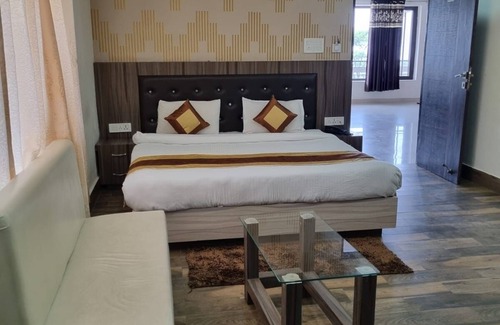 Bir Hotel | Pink Park By Panache Hotel