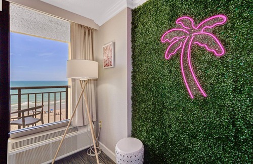 Downtown Myrtle Beach Condo | Pink Surf by StayMareni - Oceanfront 2 Queens Suite