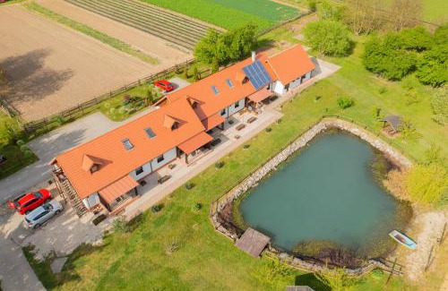 Pornoapati Apartment | Pinka-Völgyi Napfény Farm
