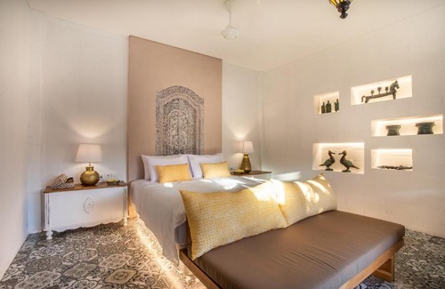 Sanur Kauh Bed & Breakfast | PinkPrivate Sanur - for Cool Adults Only