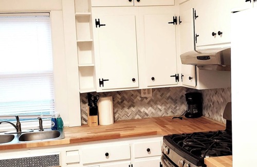 Midway House | Pinkston Gardens Near MSP airport & Allianz Field