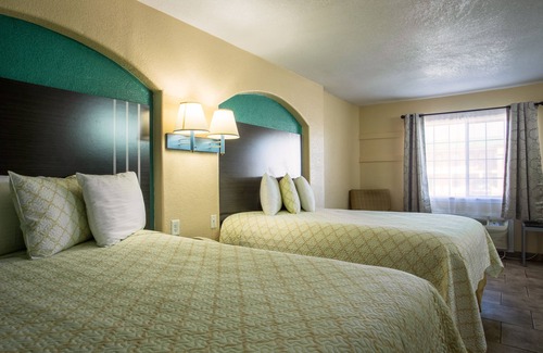 West San Antonio Hotel | Pinn Road Inn and Suites